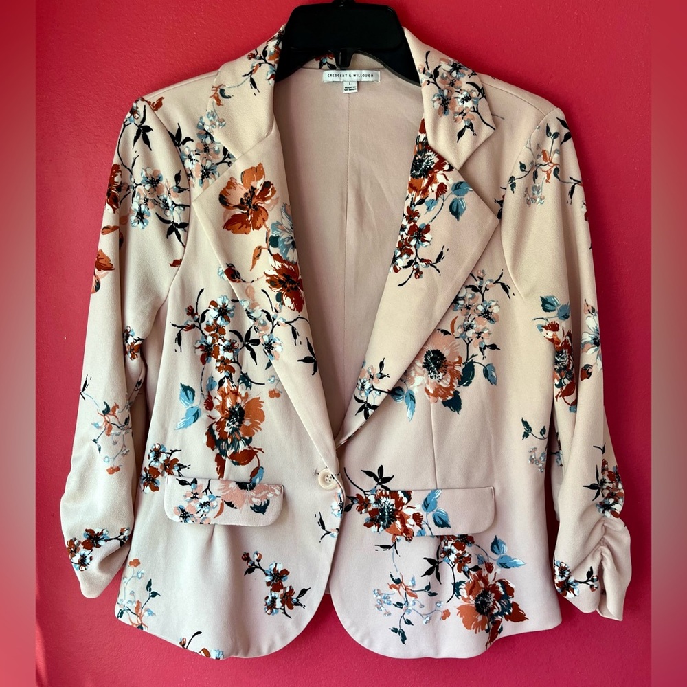 CRESCENT & WILLOW Floral Blazer
